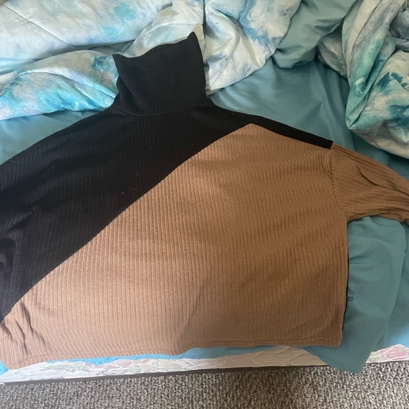 Multi-Color Sweater - Picture 2 of 4